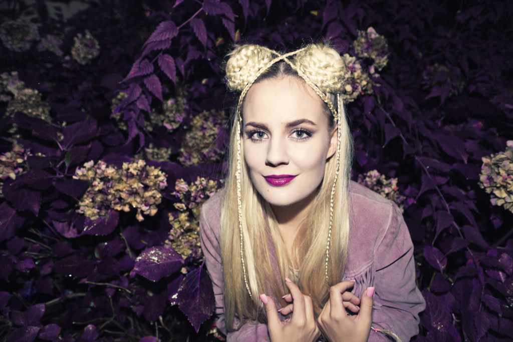 Maja Francis is another promising pop singer/songwriter hailing from Sweden. Listen to her debut single, "Last Days of Dancing."