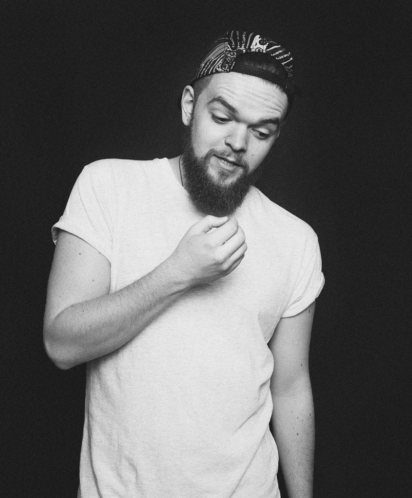 Check out "Weathered" the new single from UK dynamo, Jack Garratt. Make sure you check him out live this summer when he tours with Mumford & Sons, and this Fall with MSMR!